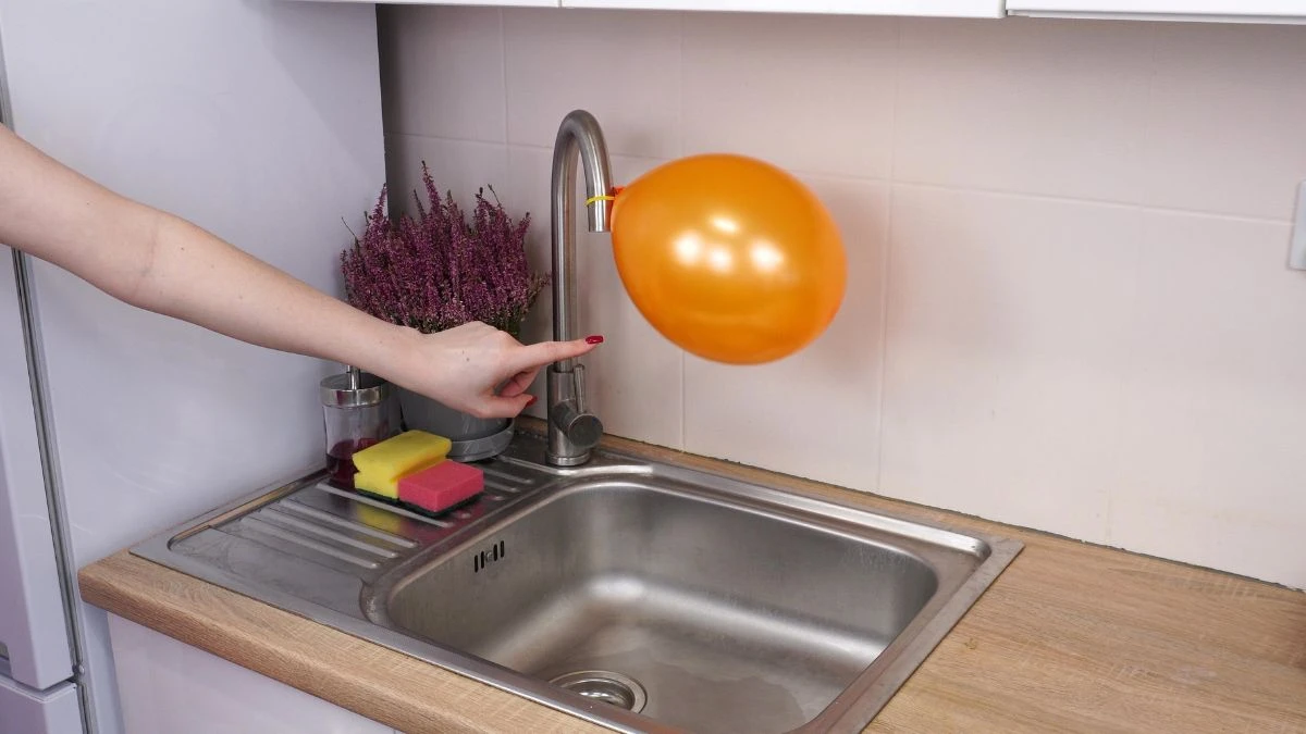 Jak balon może poprawić funkcjonowanie kranu w kuchni?