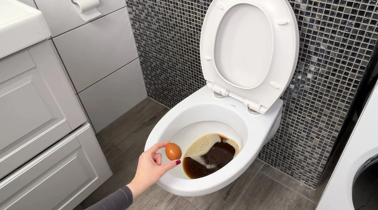 Jak udrożnić rury w toalecie?