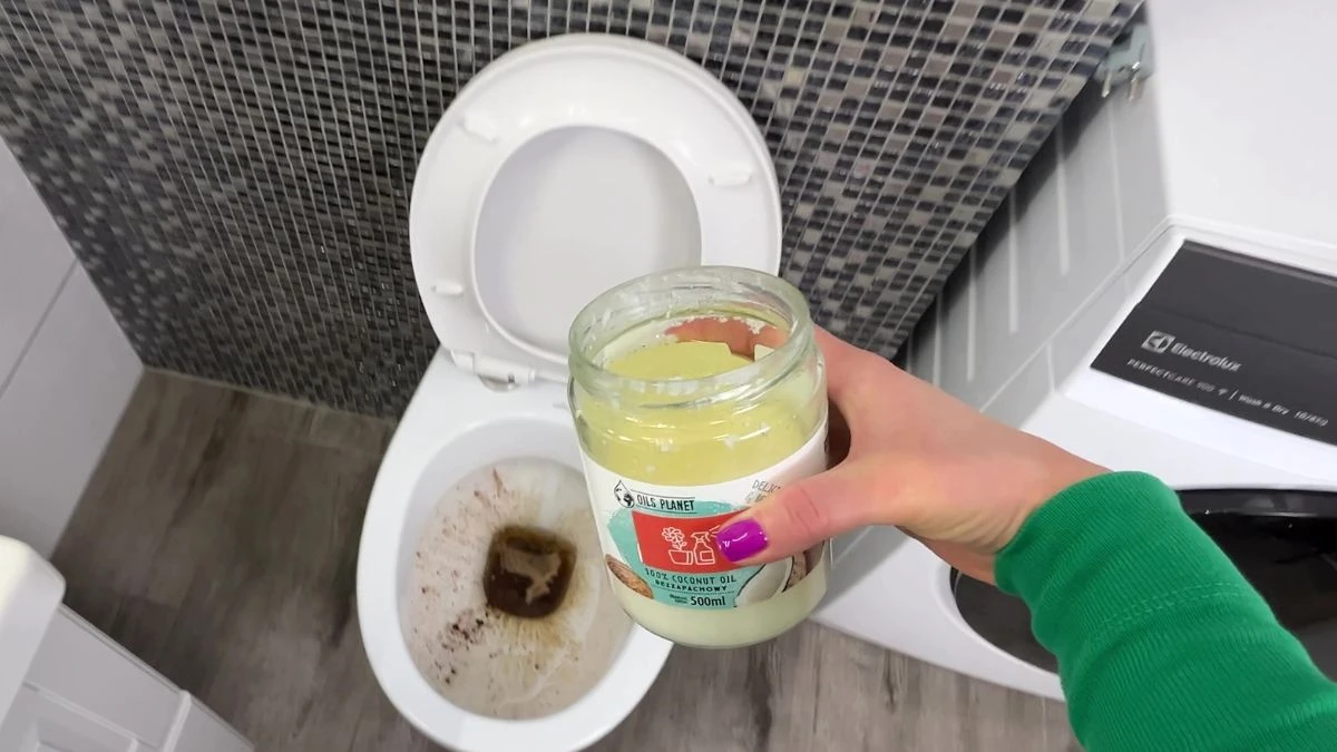 Jak zapobiegać osadzaniu się kamienia w toalecie?