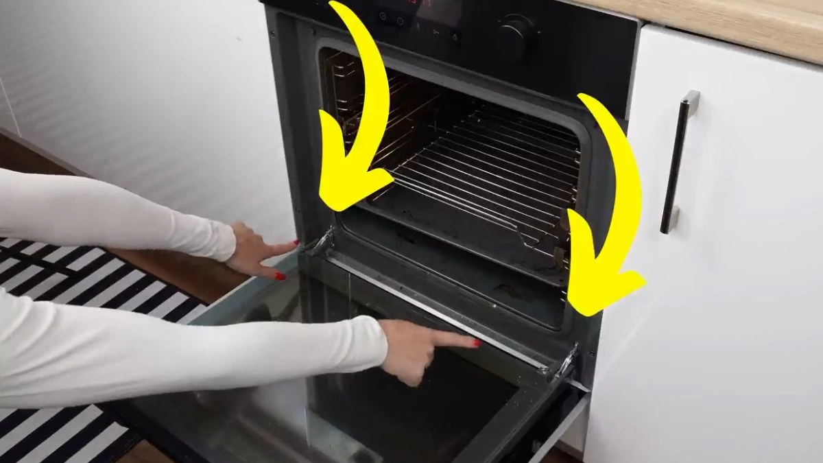 Jak wyczyścić drzwi i szyby piekarnika?