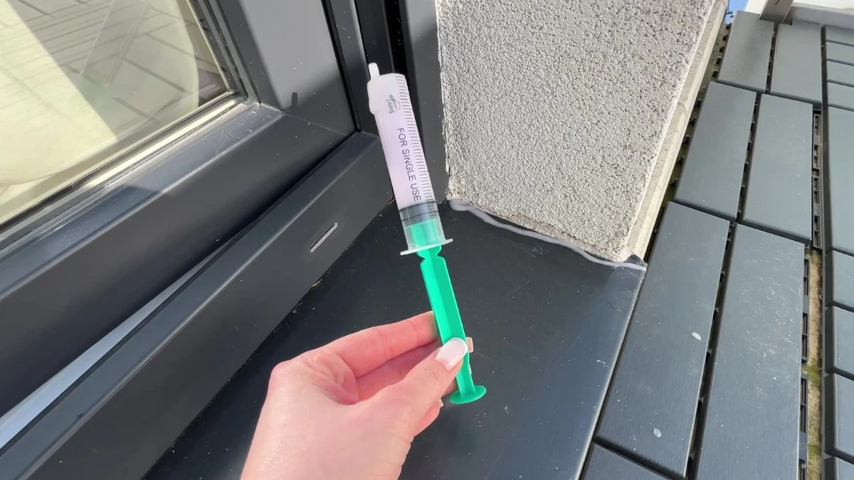 Jak stosować domowy środek na karaluchy?