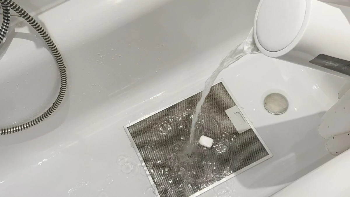 Jaki jest sposób na łatwe czyszczenie filtra z okapu?