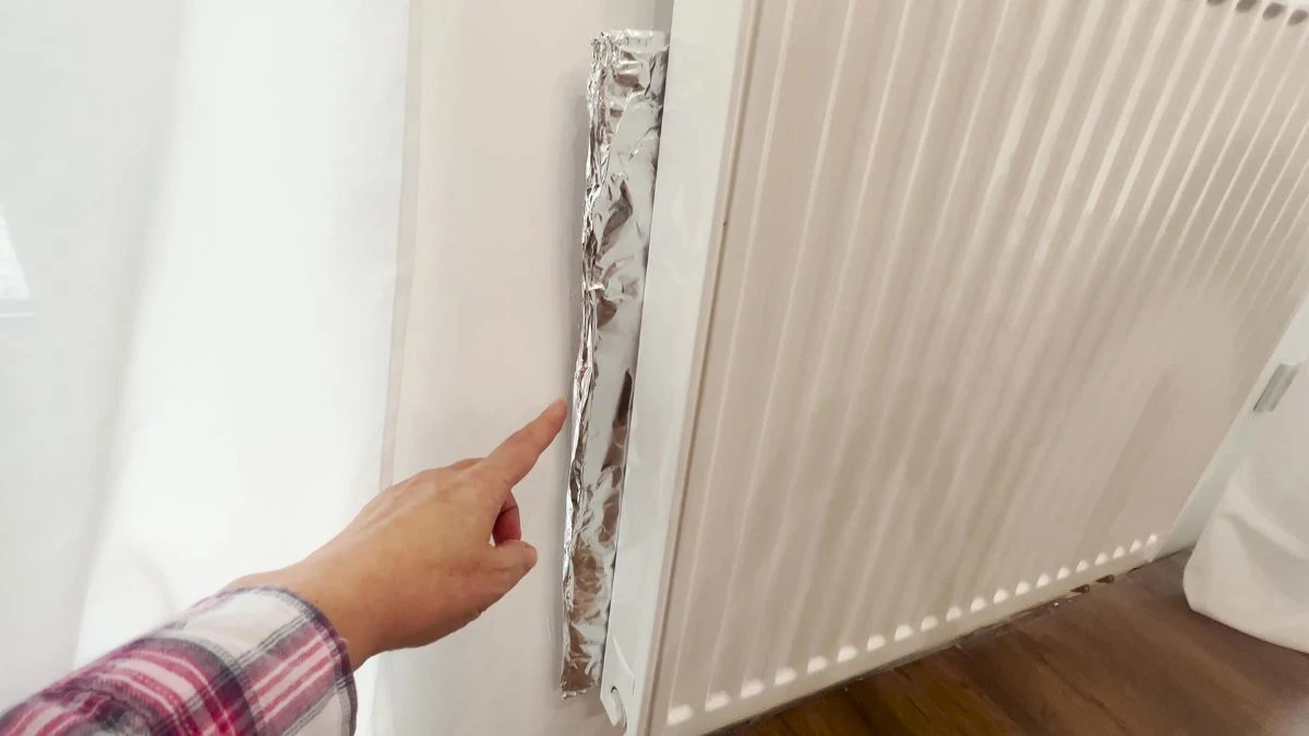 Jakie są korzyści ze stosowania foli aluminiowej za kaloryferem?