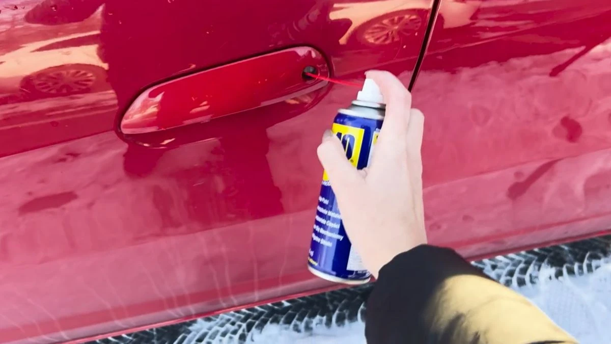 WD-40 na zamarzające zamki w samochodzie