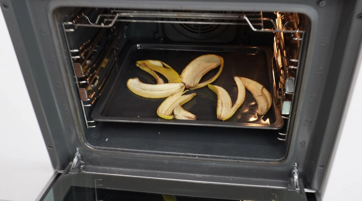 Jak zrobić nawóz ze skórek banana dla storczyka?