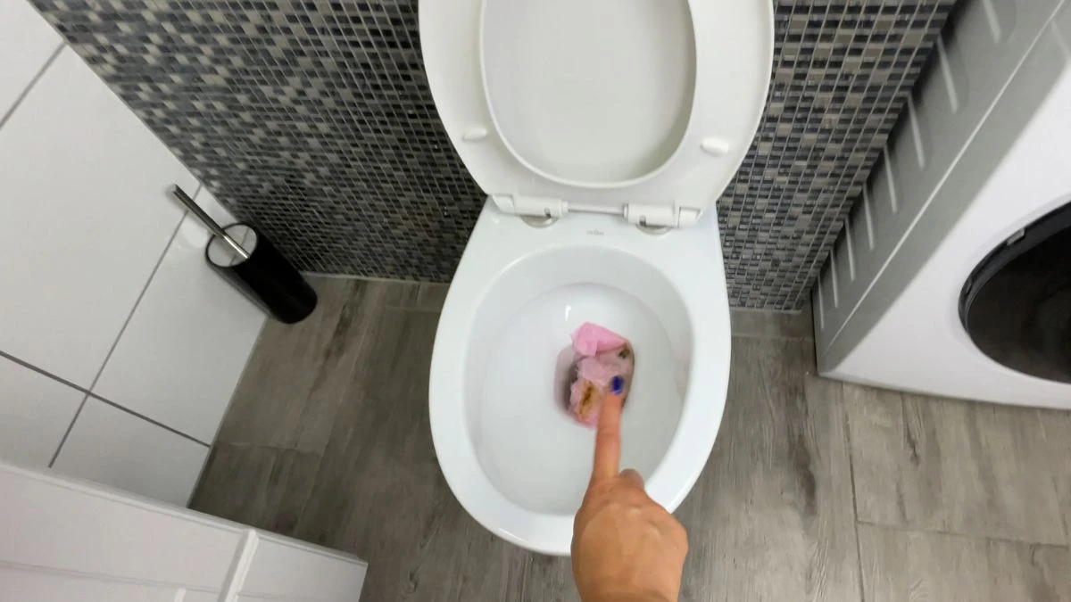 Zatkana toaleta, jak udrożnić?