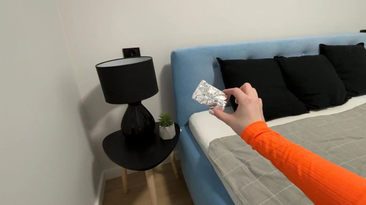 Po co wkładać folię aluminiową pod łózko?